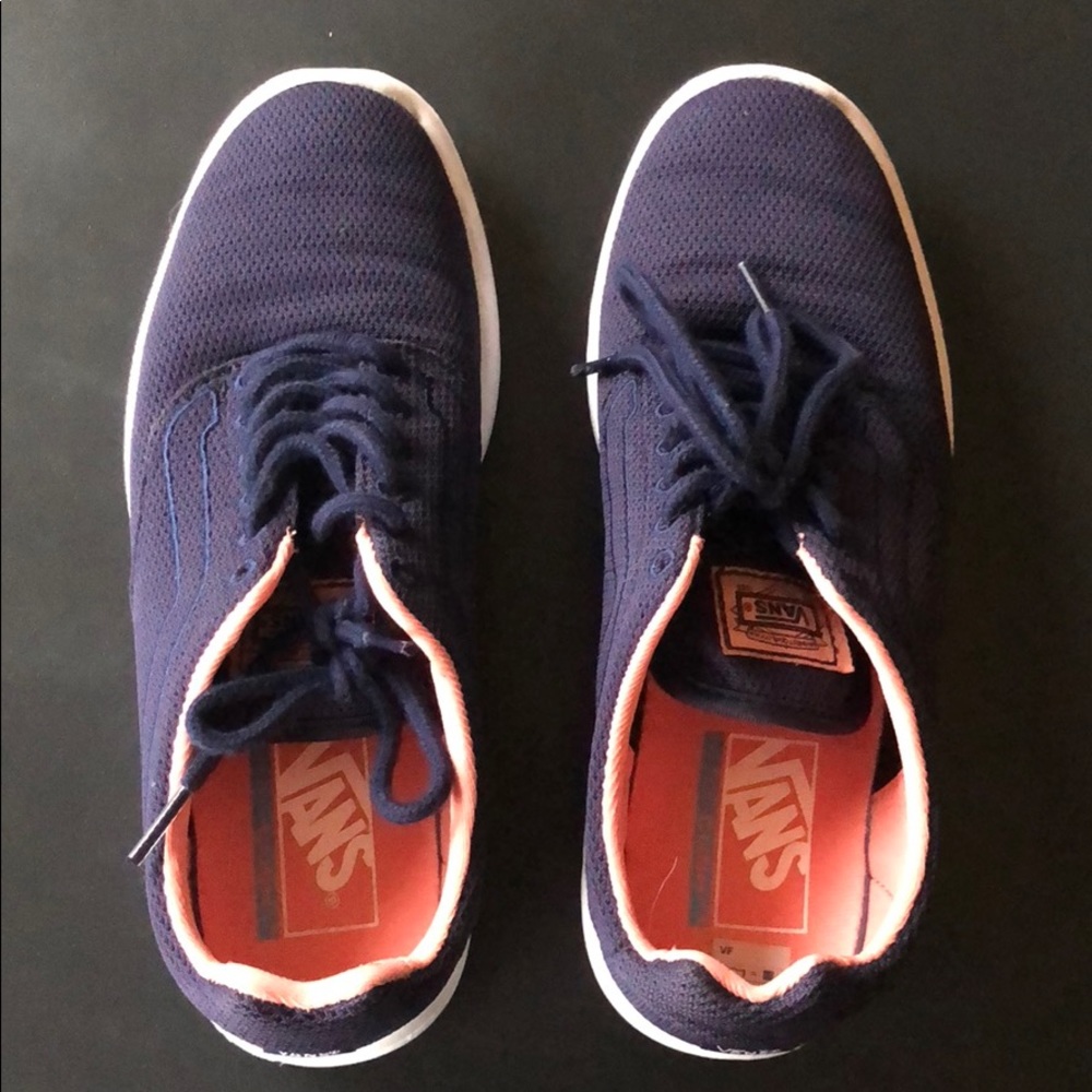 Vans tennis shoes